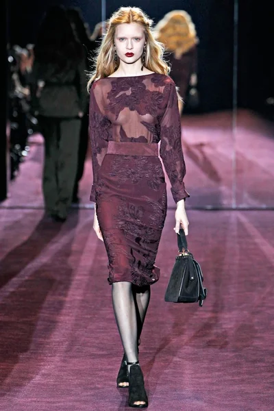 Look 19